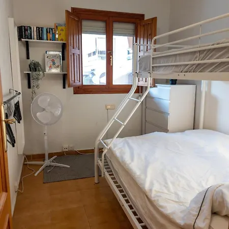 Close To Beach, Child-friendly Townhouse With Large Pool Holiday home *
