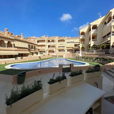 Close To Beach, Child-friendly Townhouse With Large Pool Holiday home *